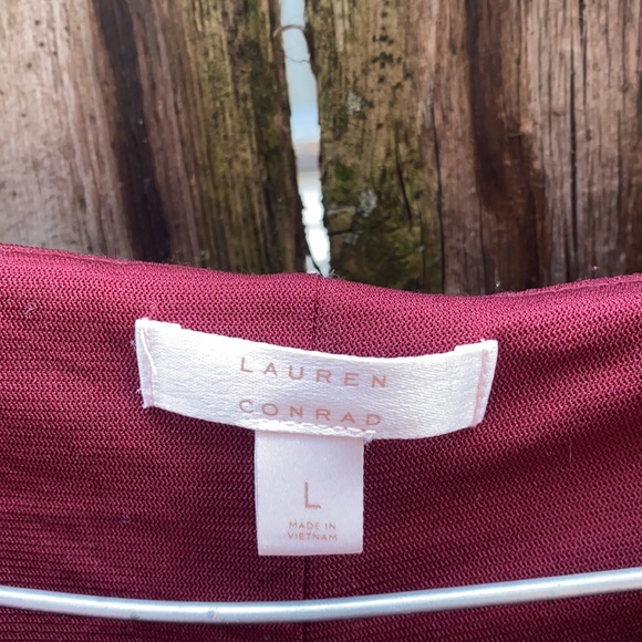 Lauren Conrad top sz. L - Picture 2 of 4